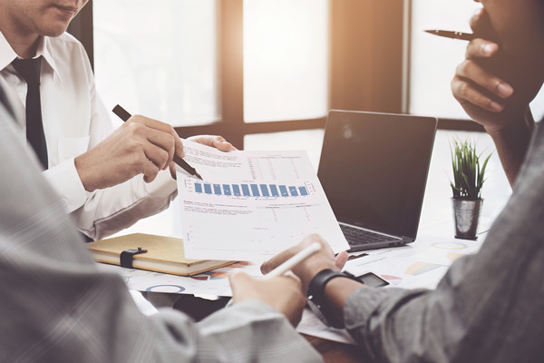 預算編制與控制：計劃、執(zhí)行與調(diào)整