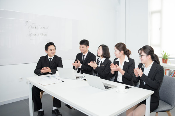 集團(tuán)人才梯隊(duì)建設(shè)：培養(yǎng)核心人才，提升企業(yè)競(jìng)爭(zhēng)力