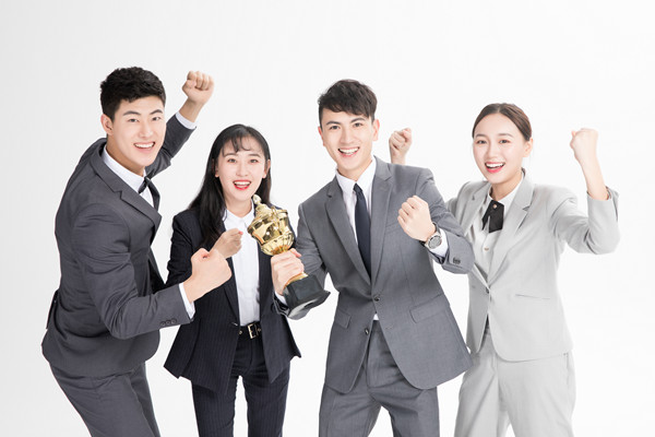 全面薪酬戰(zhàn)略實施：提升員工滿意度，提升企業(yè)績效