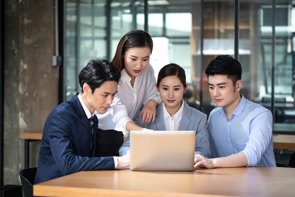 全面薪酬戰(zhàn)略實(shí)施：提升員工滿意度，提升企業(yè)績效