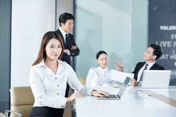 年度經營計劃：聚焦核心業(yè)務，提升核心競爭力