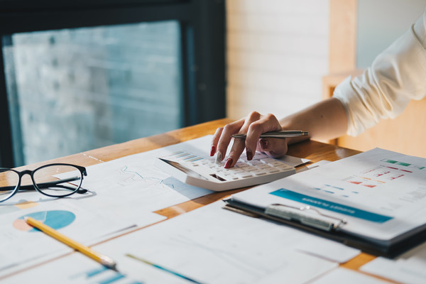 企業(yè)設(shè)立預(yù)算管理小組是不是由個(gè)人組建的？