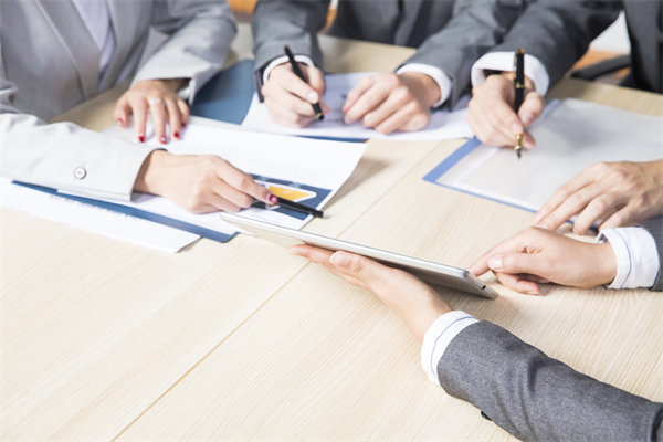 企業(yè)戰(zhàn)略與文化建設(shè)相結(jié)合，打造獨(dú)具特色的發(fā)展模式