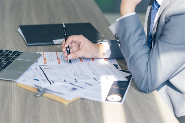 企業(yè)在招聘過(guò)程中，如何確保公平性與多樣性并存？