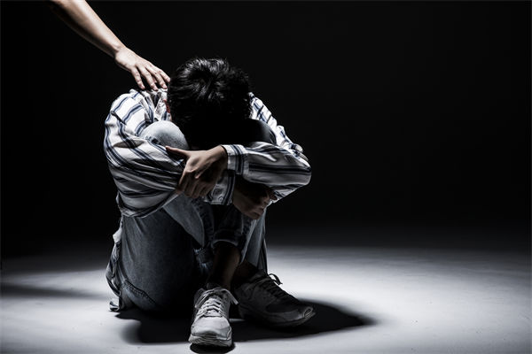 女子漏接電話被市監(jiān)所工作人員辱罵，人力資源管理有何感悟？
