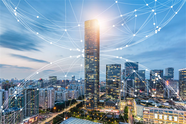 在全球化競爭中，企業(yè)如何制定有效的戰(zhàn)略管理策略？