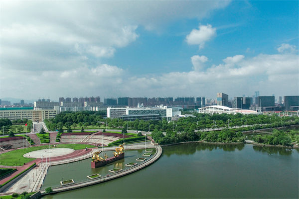 南昌戰(zhàn)略咨詢公司如何為企業(yè)定制長遠發(fā)展規(guī)劃？