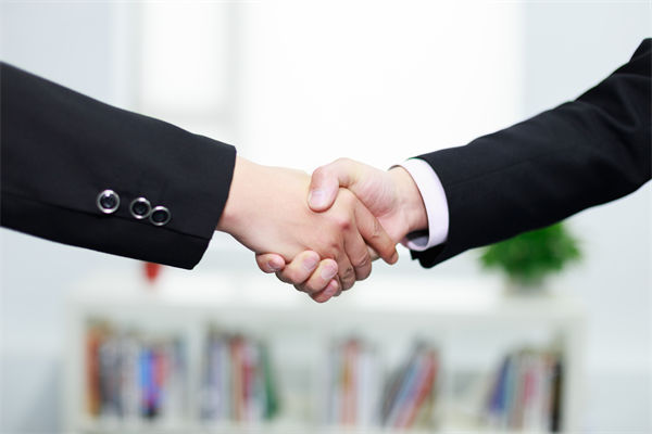 如何通過人力資源管理提升企業(yè)核心競(jìng)爭(zhēng)力？