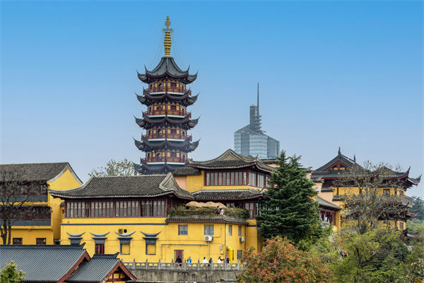 南京戰(zhàn)略咨詢公司如何助力企業(yè)實現(xiàn)長遠發(fā)展？