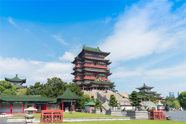 企業(yè)如何借助南昌戰(zhàn)略咨詢公司把握市場機(jī)遇與趨勢？