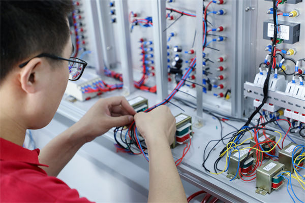 哪些行業(yè)人才火爆就業(yè)市場(chǎng)？人力資源管理有何啟發(fā)？