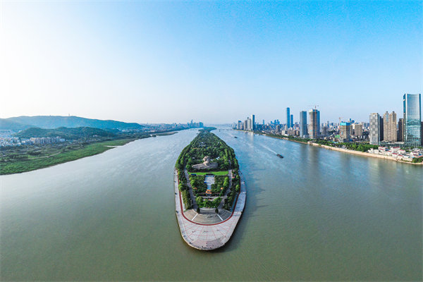 長沙戰(zhàn)略咨詢公司如何幫傳統(tǒng)企業(yè)突破發(fā)展瓶頸實(shí)現(xiàn)轉(zhuǎn)型？