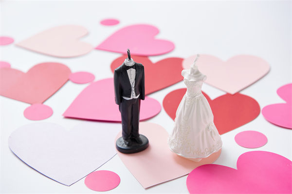 5月10日起結(jié)婚離婚不需要戶口本，人力資源怎么看？