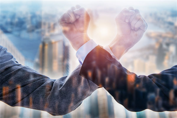 榮耀CEO承認(rèn)銷量非常困難，眾多企業(yè)的品牌戰(zhàn)略啟示