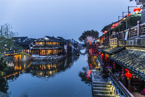 戰(zhàn)略規(guī)劃分析：村民不滿古鎮(zhèn)收門票，指引游客逃票