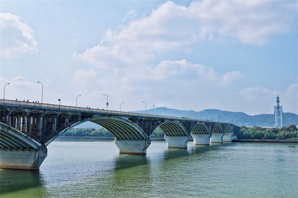 長(zhǎng)沙湘江特大橋突發(fā)大火，組織規(guī)劃管理有何啟示？